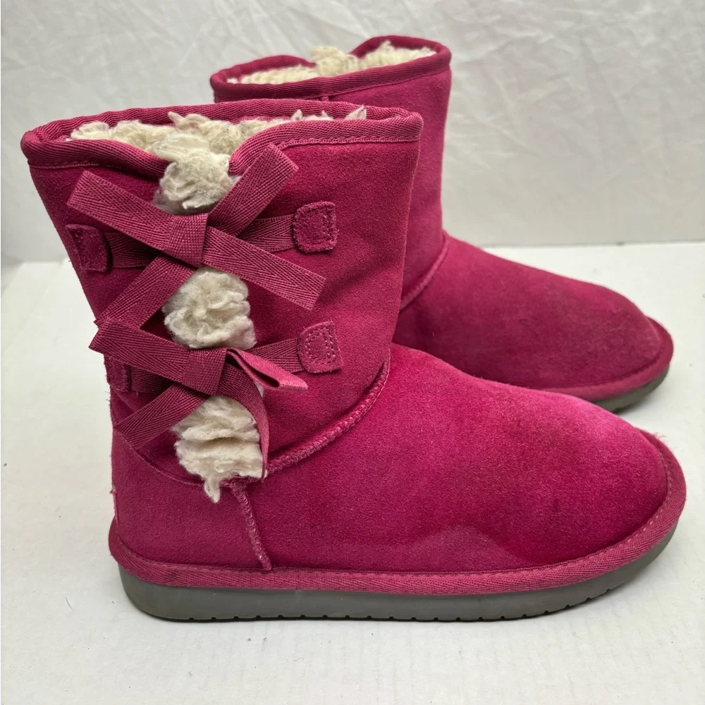 Koolaburra by Ugg Suede Shearling-Lined Ankle Boots SZ 4 big girl, box 18
